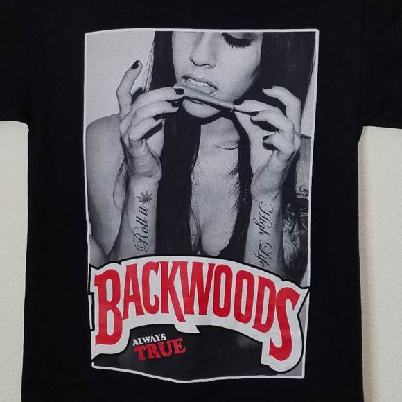 New "Backwoods Girl Rolling A Blunt" Unisex T-Shirt. Available From Small - 2XL - Picture 2 of 2